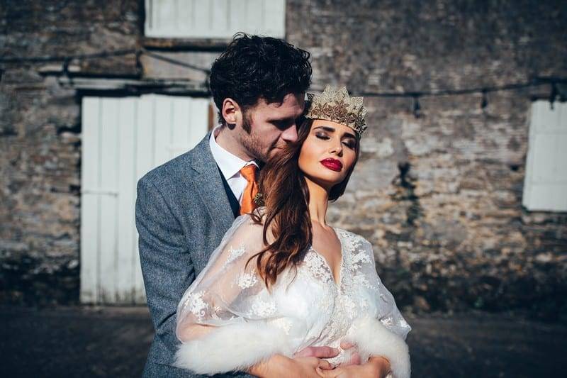 18 Rustic And Edgy Winter Wedding Styling At Trenderway